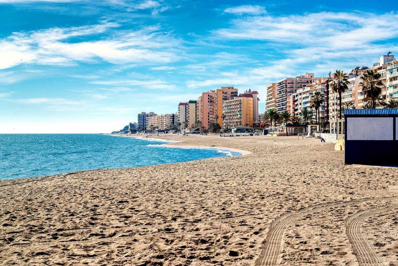 Beachfront Luxury: Fuengirola Sea View Apartment Exterior photo