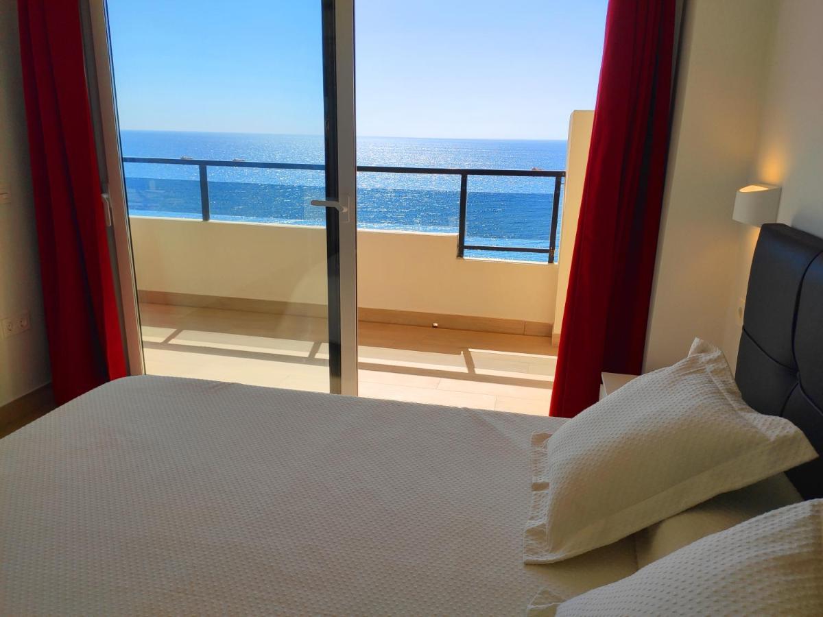 Beachfront Luxury: Fuengirola Sea View Apartment Exterior photo