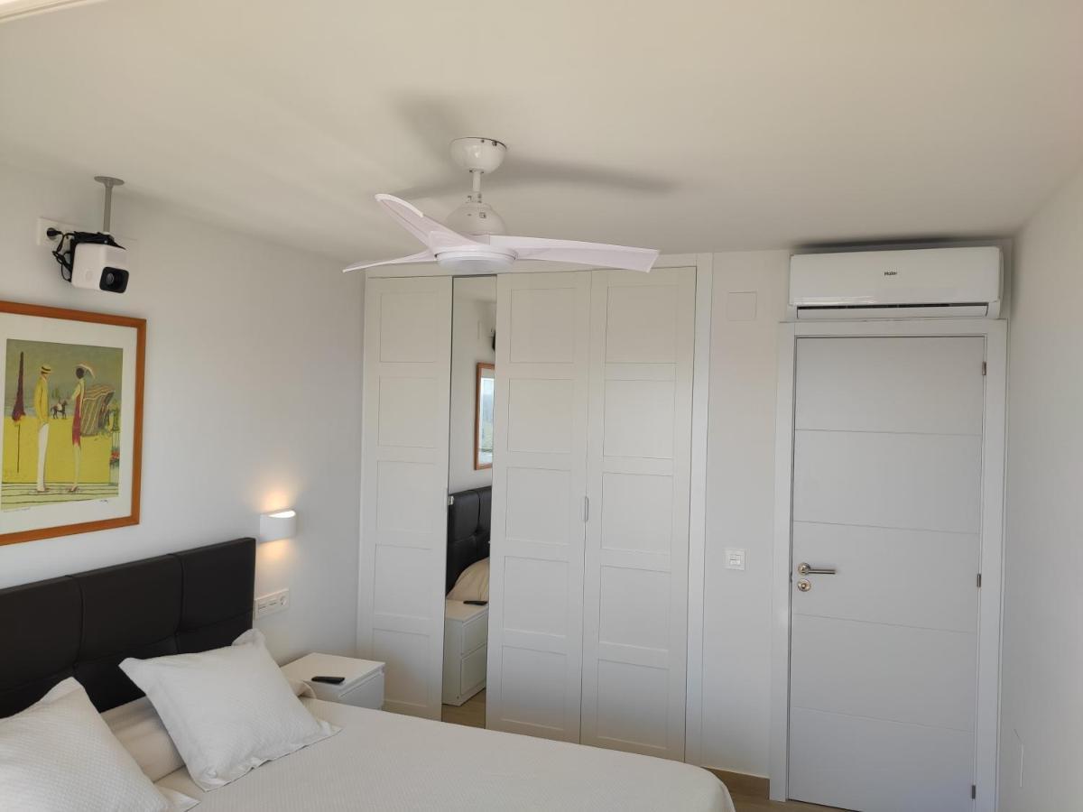Beachfront Luxury: Fuengirola Sea View Apartment Exterior photo