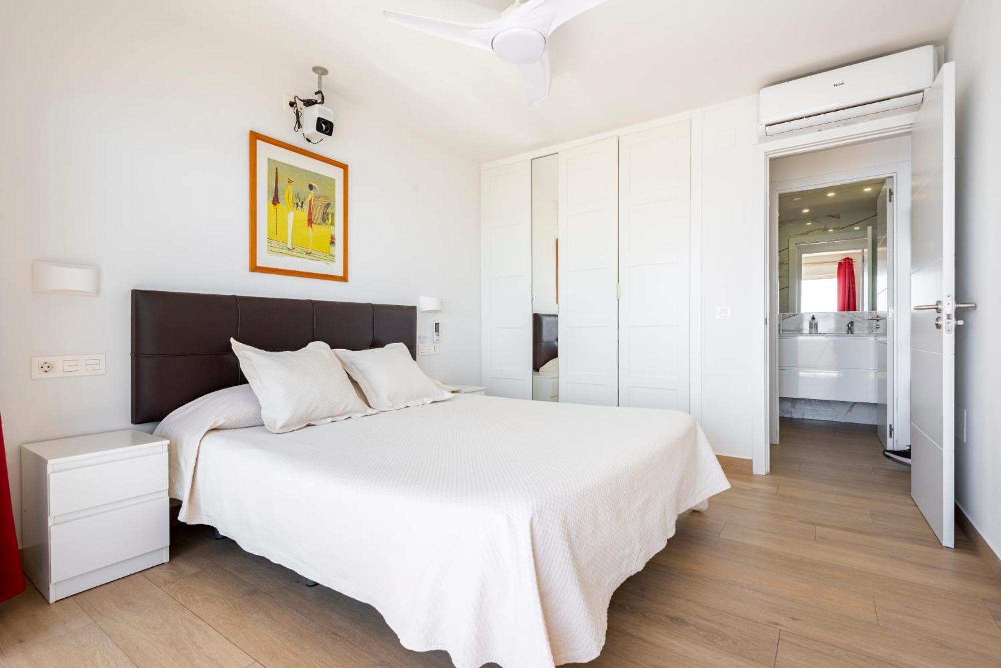 Beachfront Luxury: Fuengirola Sea View Apartment Exterior photo