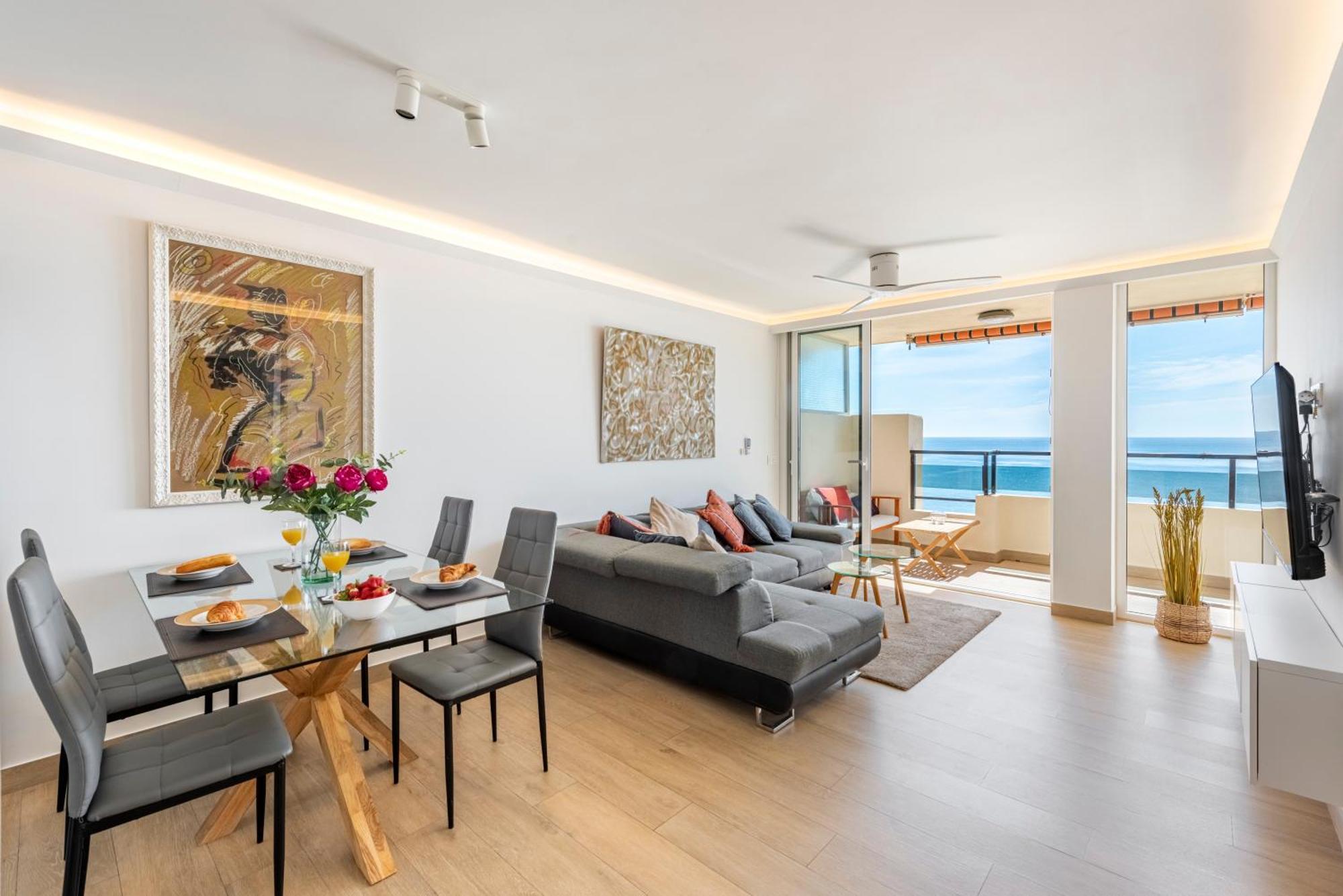 Beachfront Luxury: Fuengirola Sea View Apartment Exterior photo